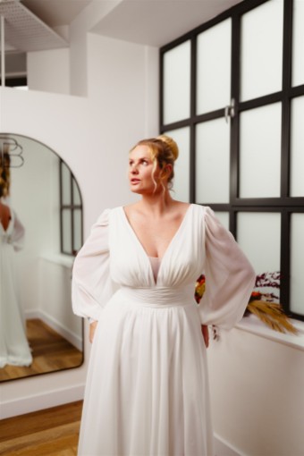 Iconic Collection Nanette #2 Ivory thumbnail