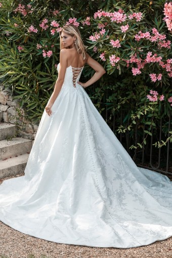 Allure Bridals Bree #4 Ivory thumbnail