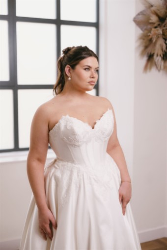 Maggie Sottero Serafina #8 All Ivory thumbnail
