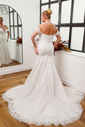 Iconic Collection Martina #6 Ivory/Shell thumbnail