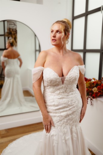 Iconic Collection Martina #2 Ivory/Shell thumbnail