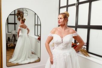 Iconic Collection Maria #1 Ivory thumbnail