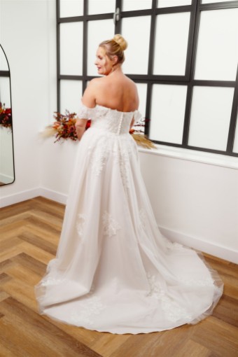 Iconic Collection Monica #5 Ivory/Shell thumbnail