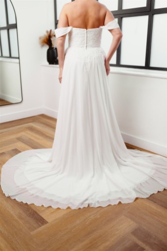 Iconic Collection Meredith #6 Ivory thumbnail