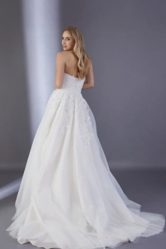 Iconic Collection Willow #2 Ivory/Shell thumbnail