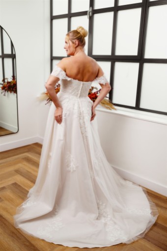 Iconic Collection Willa #1 Ivory/Nude thumbnail