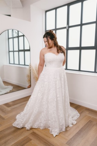 Iconic Collection Harlow #3 Ivory thumbnail