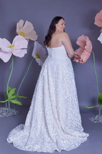 Iconic Collection Harlow #1 Ivory thumbnail