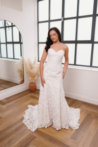 Iconic Collection Harper #1 Ivory/Shell thumbnail