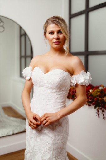 Iconic Collection Harper #1 Ivory/Shell thumbnail