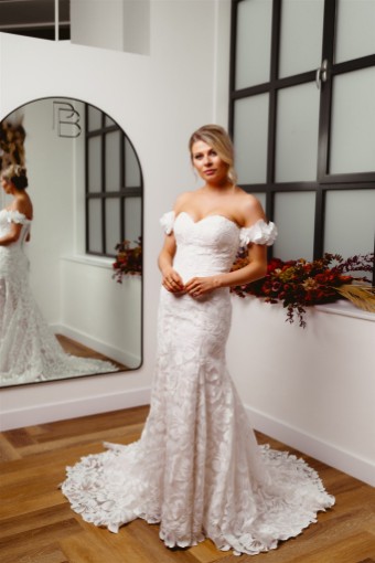 Iconic Collection Harper #0 default Ivory/Shell thumbnail