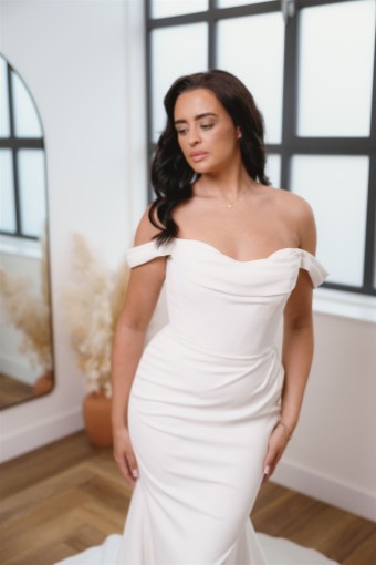 Iconic Collection Jemma #0 default Ivory thumbnail