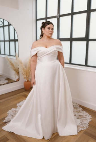 Iconic Collection Joyce #2 Ivory thumbnail