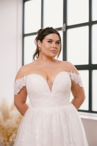 Iconic Collection Mabel #1 Ivory/Shell thumbnail
