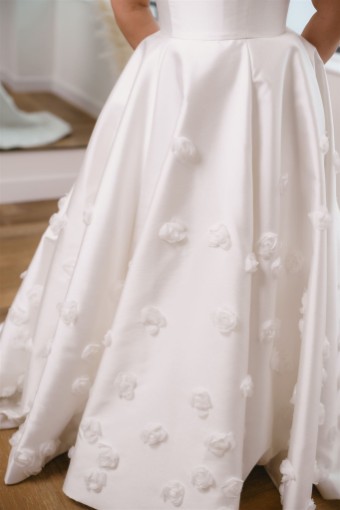 Iconic Collection Sara #3 Ivory thumbnail
