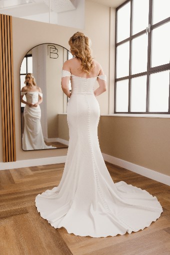 Iconic Collection Sara #2 Ivory thumbnail