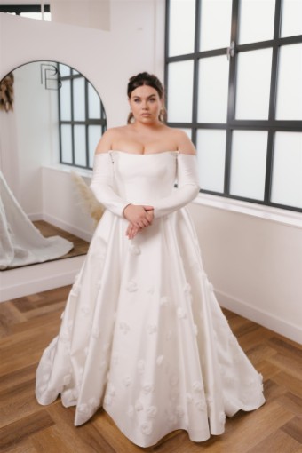 Iconic Collection Sara #2 Ivory thumbnail