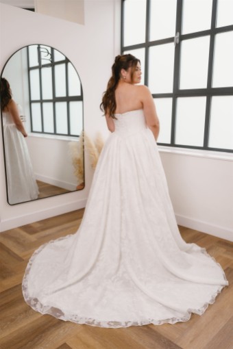 Iconic Collection Soraya #1 Ivory thumbnail