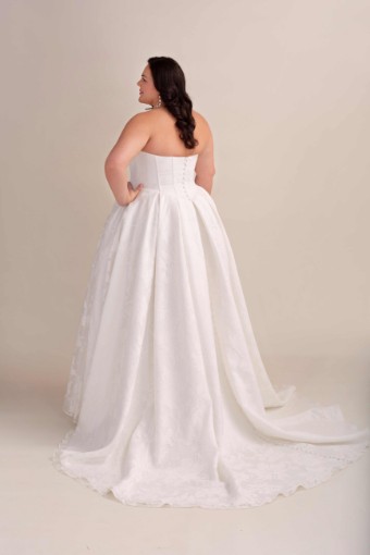 Iconic Collection Soraya #1 default Ivory thumbnail