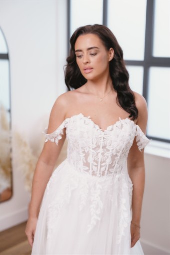 Iconic Collection June #3 default Ivory/Latte thumbnail