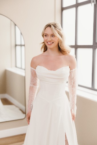 Iconic Collection Serena #3 Ivory thumbnail