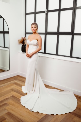 Iconic Collection Sophie Stock Size 16 #0 default Ivory thumbnail