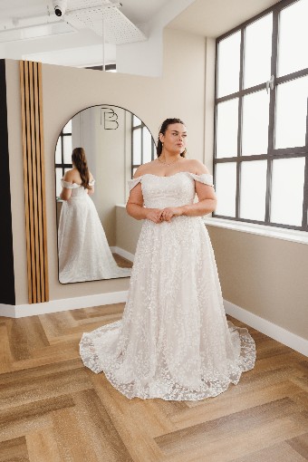 Iconic Collection Lucia #1 Ivory/Shell thumbnail