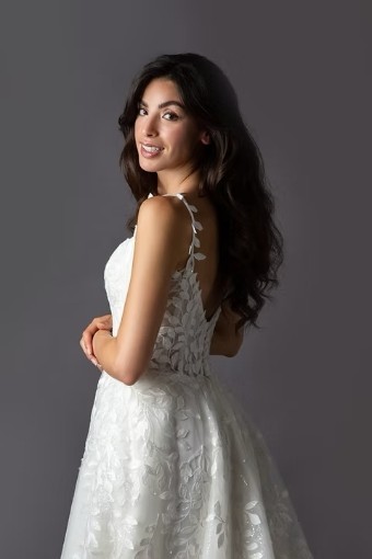 Iconic Collection Lexie #3 default Ivory thumbnail