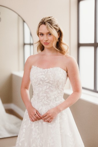 Iconic Collection Mila #1 Ivory/Shell thumbnail