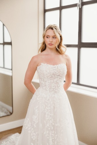 Iconic Collection Mila #4 Ivory/Shell thumbnail