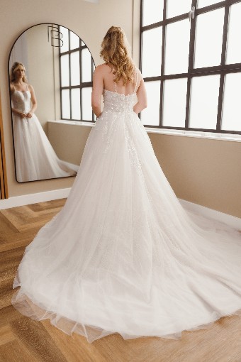Iconic Collection Lacey #3 default Ivory/Shell thumbnail