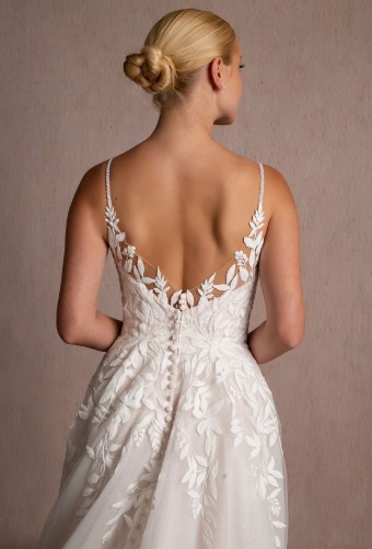 Iconic Collection Lola #3 Ivory/Blush thumbnail