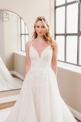 Iconic Collection Lola #2 Ivory/Blush thumbnail