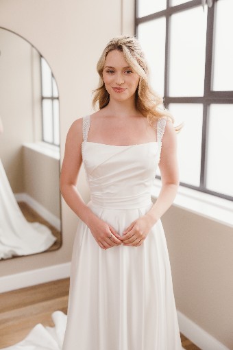 Iconic Collection Nadine #1 Ivory/Nude thumbnail