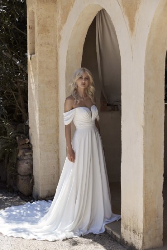 Evie Young Serene #0 default Ivory thumbnail