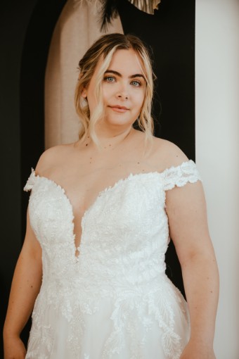Iconic Collection Addison Plus #3 Ivory/Nude thumbnail