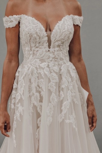 Iconic Collection Addison Plus #2 default Ivory/Nude thumbnail