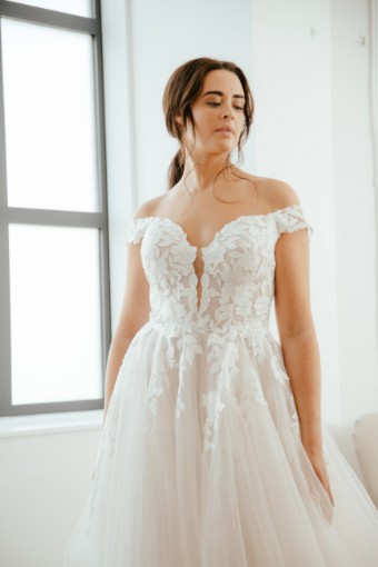 Iconic Collection Tori #5 Champ/Ivory/Nude thumbnail