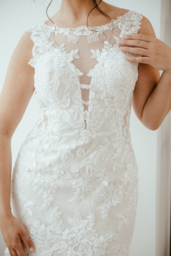 Iconic Collection Nyla #4 Ivory/Sand/Nude thumbnail