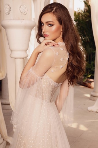 Iconic Collection Halle #3 default Ivory/Sand/Light Nude thumbnail
