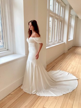 Iconic Collection Tessa #0 default Ivory thumbnail